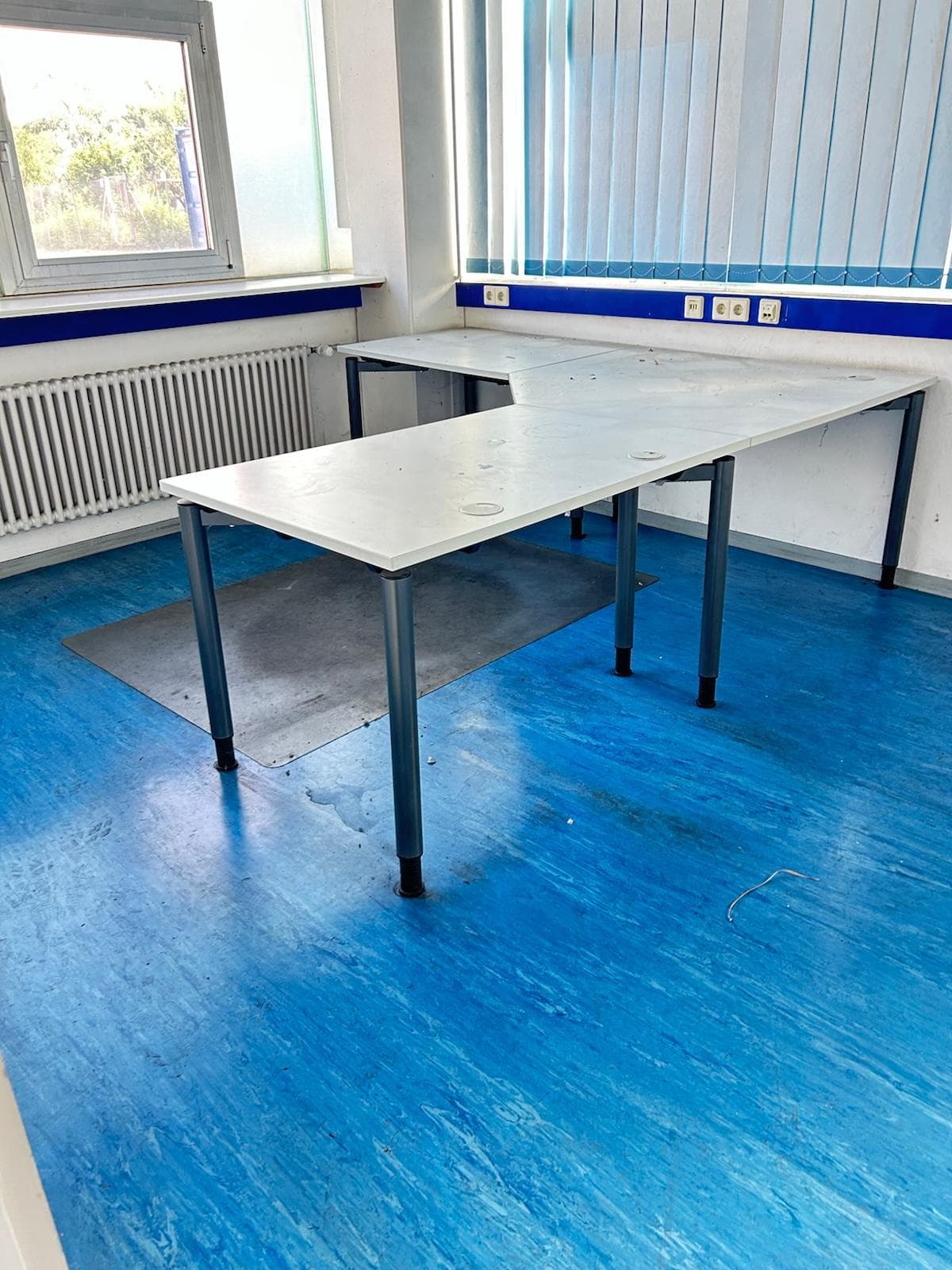 Bodenreinigung im Bürogebäude - Projektbeginn